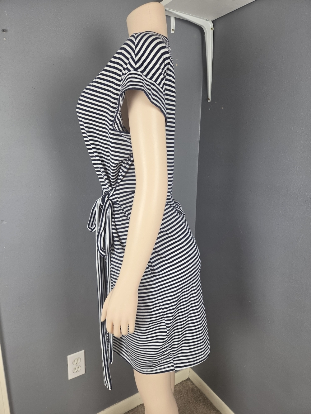 Elegant Striped Black and White Midi Dress - Picture 4 of 9